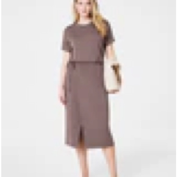 SPANX AirEssentials®
Midi Wrap Dres - Picture 1 of 8